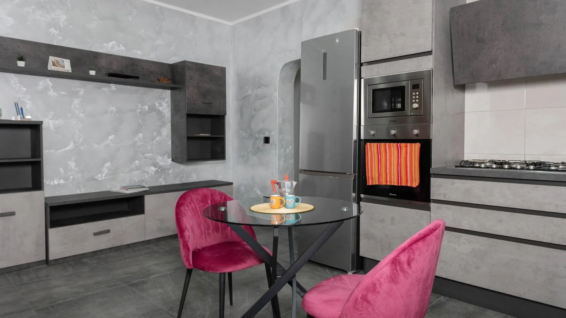 Mercato 112 - Gioia Apartments Naples 0*,